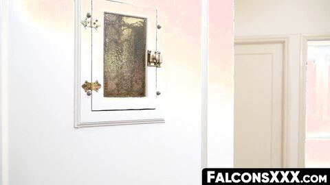 FalconsXXX.com - Black hunk Mateo Fernandez raw fucks cute Devin Franco in a hot scen