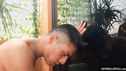 Straight bartender Enrique Mudu gives in to hot Axel Yerel seduction