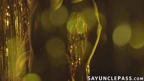 Hunk Skyy Knox gives Milo tight ass a nice and deep pounding