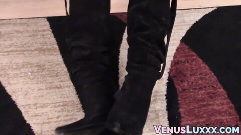 Asian business TS spills load after jerking off