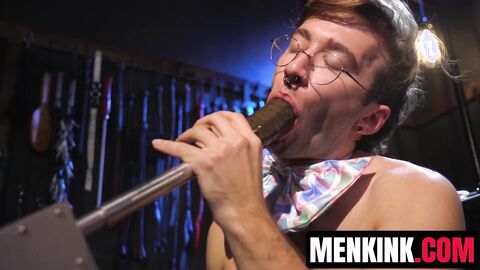 Horny bunny Ari Koyote showers squirt for easter day