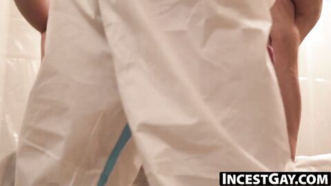 IncestGay.com - Barebacking twink stepcousins Ian Levine and Cole Blue