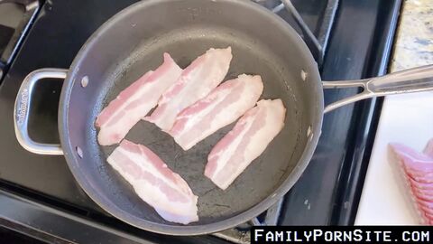 FamilyPornSite.com - Blond hunky jock gets his rimmed and pounded by inked stepdaddy