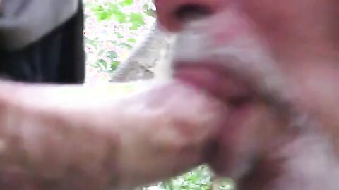 Grindr Hookup: Daddy Bear Blowjob Outdoor