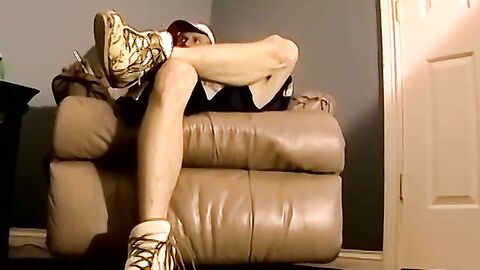 JoeSchmoeXXX.com - Amateur redneck takes a smoke before fucking black homo