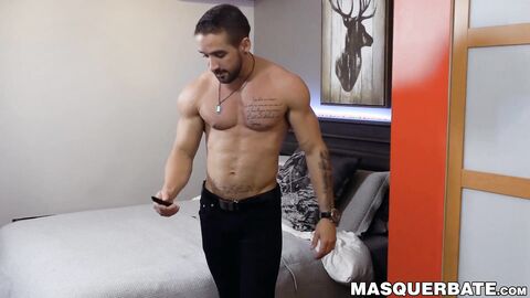 Zack Lemec breeds his pillow and gives his cock intense stroking