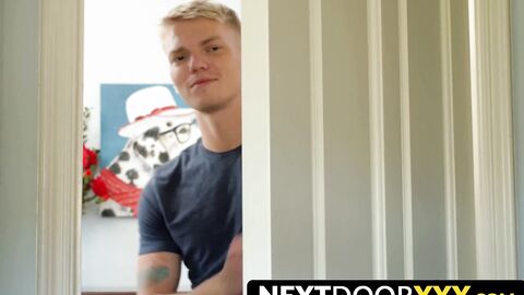 NextDoorXXX.com - Blond jock barebacks athletic gay deeply and raw