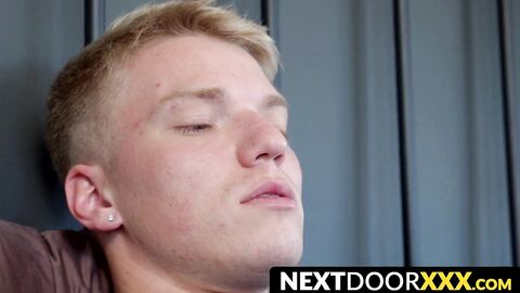NextDoorXXX.com - Blond jock barebacks athletic gay deeply and raw