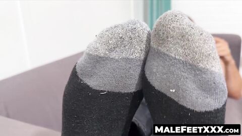 MaleFeetXXX.com - Drew Harper flaunts his beautiful size twelve feet and soft soles