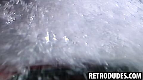 RetroDudes.com - Gorgeous and ripped Steve Hammond shows us his wild solo jerking sty