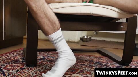 TwinkysFeet.com - Twink massages his own feet and cums on them hard after an intense