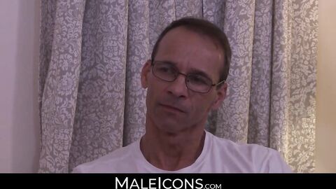 MaleIcons.com - Sexy Jaxton Wheeler's intense passion for mature asshole Rodney Steel