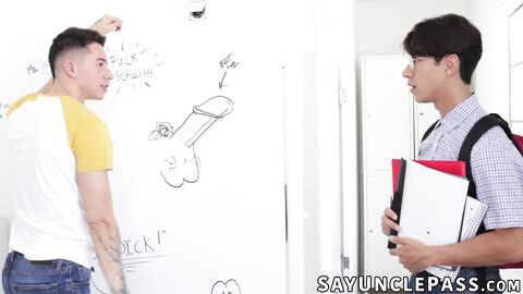 Alfonso Osnaya enjoys Vincent O Reilly punishing his tight ass