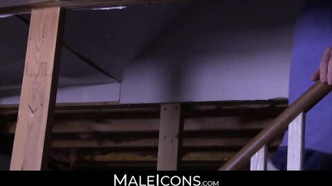 MaleIcons.com - Muscular DILF Jaxton Wheeler's wild ride with a hungry hunk's asshole
