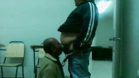 Fat Daddy Bear Sucks Chub