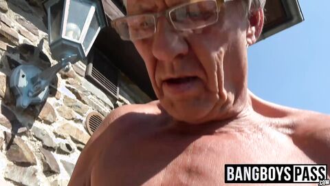 Old silver haired Frank Jones gives me blowjob and rimming