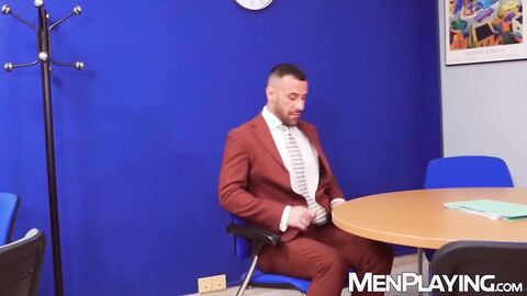 Muscular hunk Emir Boscatto takes his pants down for Gustavo Cruz