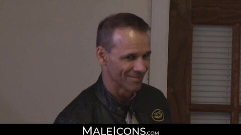 MaleIcons.com - Alex Chandler's encounter with Roman's cock after an argument