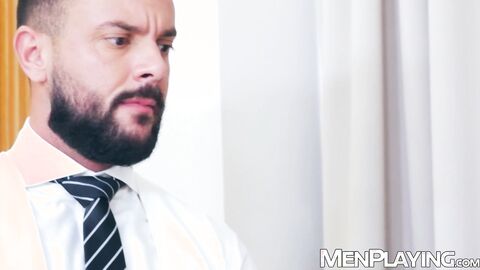 Hunk Franky Fox receives five star service breeding from Sir Peter