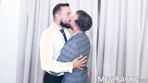 Hunk Franky Fox receives five star service breeding from Sir Peter