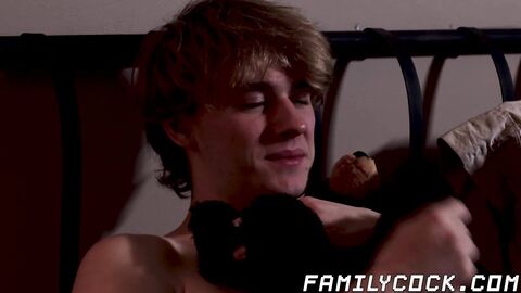 Skylar Finchh wanks his dick while giving footjob to Jordi Massive