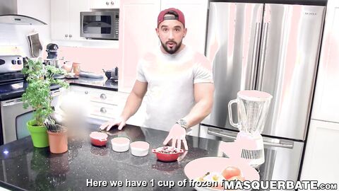 Bearded hottie Zack Lemec pleases his dick with his strong hands