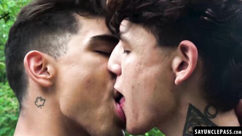 Bautista Nores and Leonel Russell caught in wild forest foursome