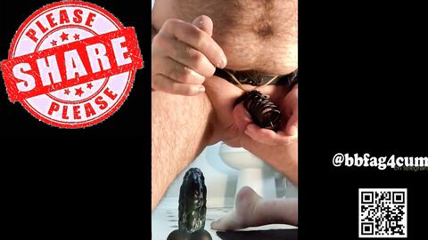 Exposure whore Christopher Allen Foster rides green monster dick