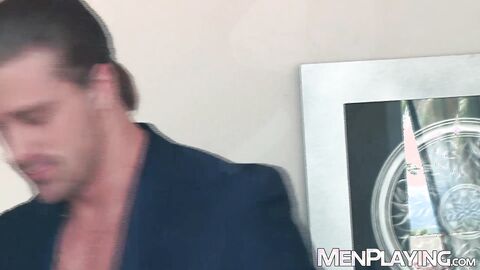 Blond salesman Johan Kane seduces and raw breeds Klein Kerr