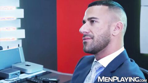 Gustavo Cruz buries his cock deep into Manuel Skyes muscular ass