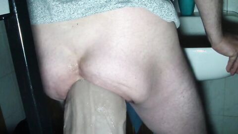 Goliath's Stretching Session: Amateur Anal Adventure