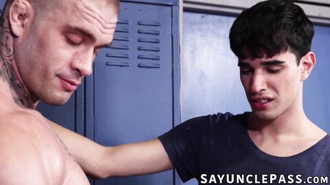 Lusty Rob Quin got his ass pounded hard by muscled Davin Strong