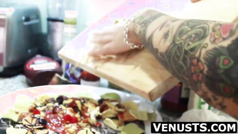 Asian ladyboy's culinary cumshot after masturbation