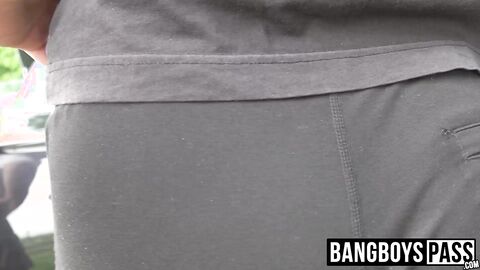 Mature dude Benjamin Bean offers ass to Mateo Contis piercing dick