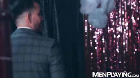 Hunks Bruno Max and Franky Fox use gloryhole for breeding