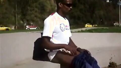 Huge Dick Public Handjob by Amateur Outdoors