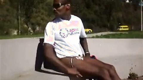 Huge Dick Public Handjob by Amateur Outdoors