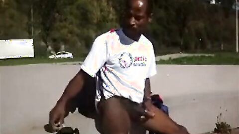 Huge Dick Public Handjob by Amateur Outdoors