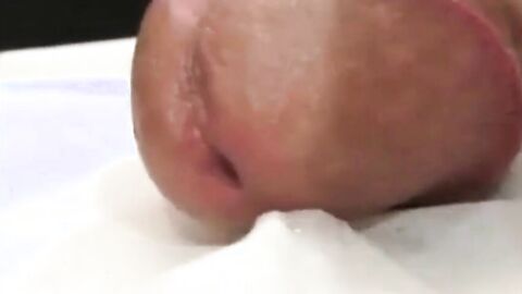 Asian Amateur Bareback: Cumming Hard