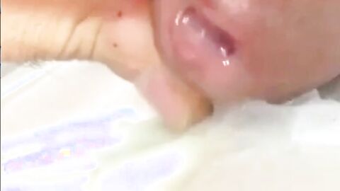 Asian Amateur Bareback: Cumming Hard