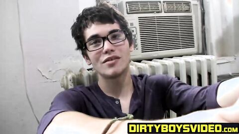 Young hottie Ryan jacked his thick massive dong before cumming