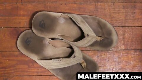 MaleFeetXXX.com - Handsome tattooed jock's feet massaged by hunky gay