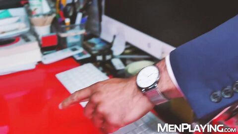 Leather clad hunk Allen King raw rides Latino DILF Nicholas Bardem