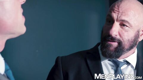 Muscular Bruce Beckham relentlessly bareback with Mark Vallant