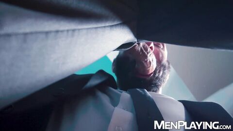 Muscular Bruce Beckham relentlessly bareback with Mark Vallant