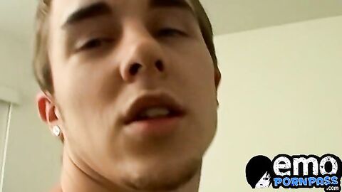 Young twink Kelly Cooper masturbates his cock in hot solo