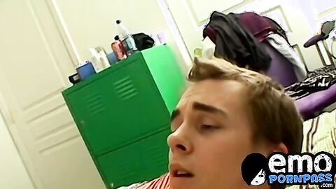 Young twink Kelly Cooper masturbates his cock in hot solo