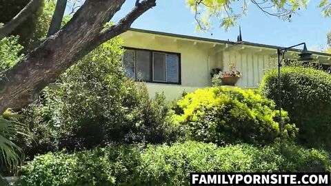 FamilyPornSite.com - I bareback Johnny Ford after seeing sculpted body