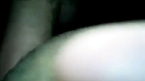 Sexo Bareback no Banheiro do Bar com Latinos Amadores