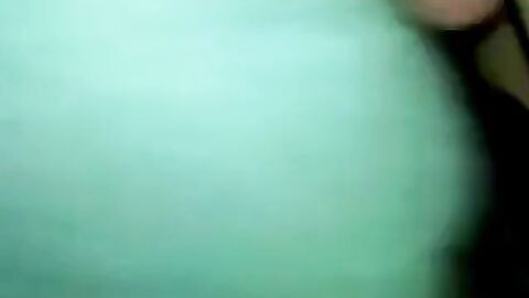 Sexo Bareback no Banheiro do Bar com Latinos Amadores